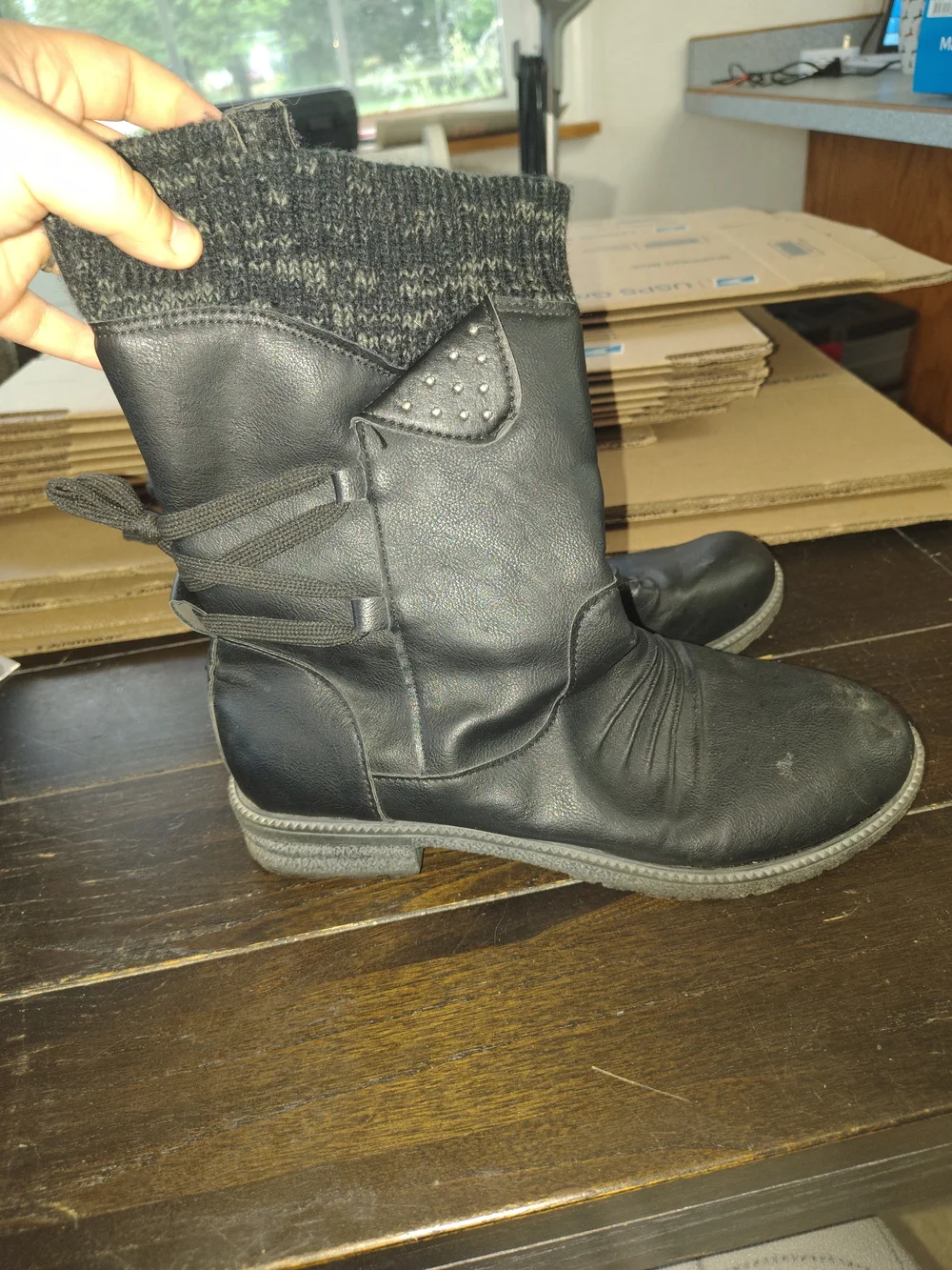 Black Leather Winter Ankle Boots with Knit Cuff